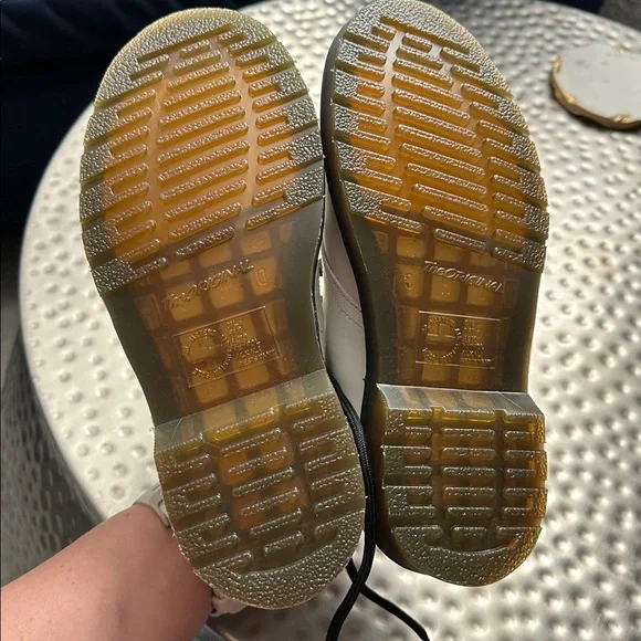 NWT Dr. Martens White Leather Oxfords with Black Laces size 5 - Picture 5 of 6